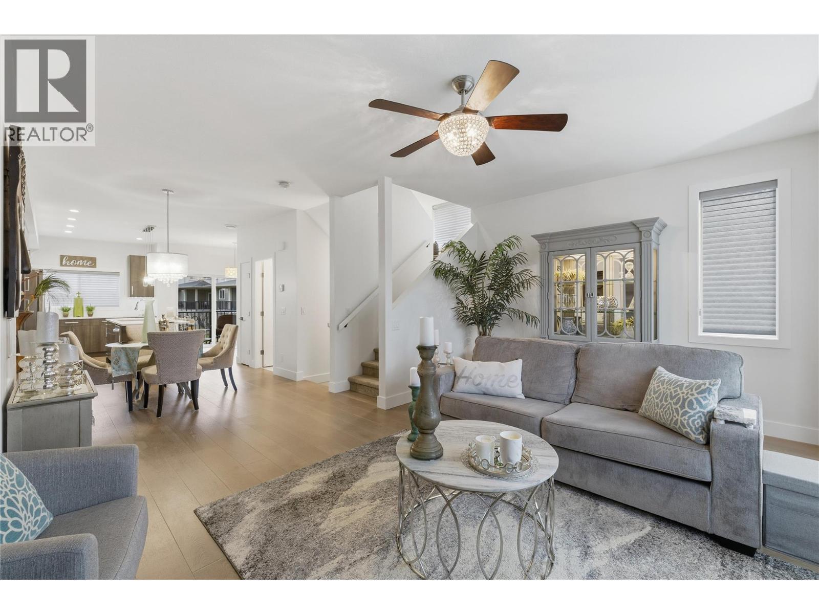 High ceilings - 300 Drysdale Boulevard Unit# 10, Kelowna, BC - Indoor Photo Showing Living Room