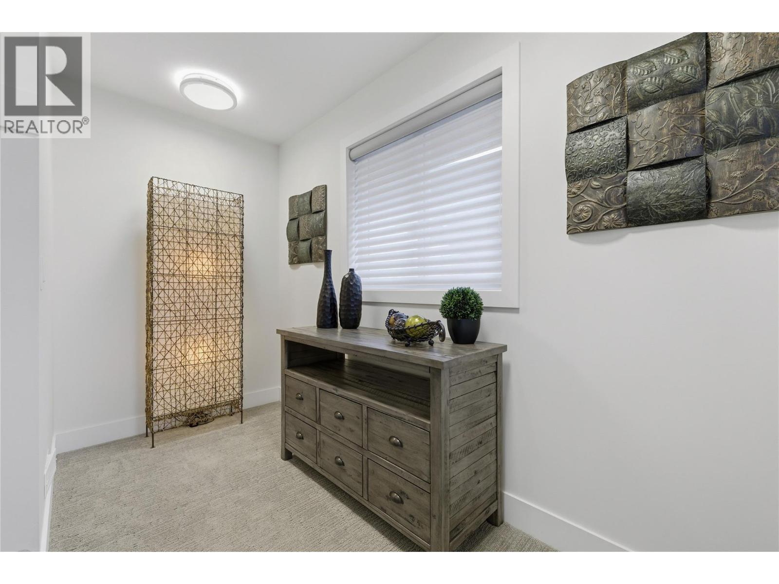 perfect for cozy reading nook - 300 Drysdale Boulevard Unit# 10, Kelowna, BC - Indoor