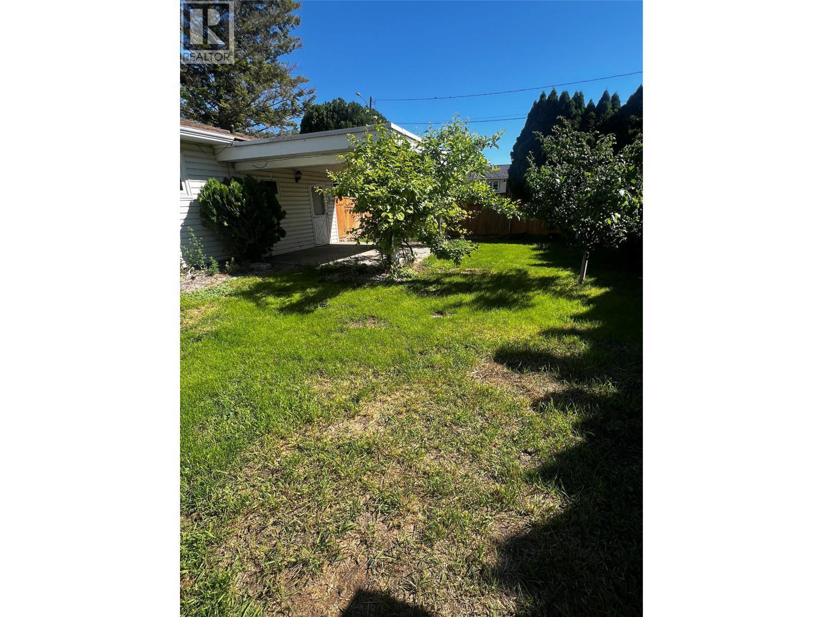 back yard patio fenced - 28 Willow Crescent, Osoyoos, BC - Outdoor
