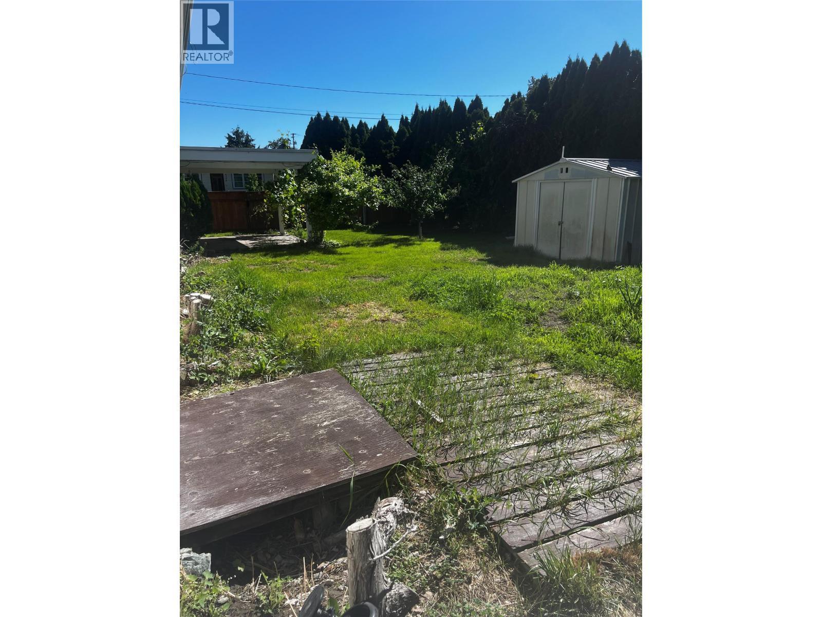 back yard with metal shed - 28 Willow Crescent, Osoyoos, BC - Outdoor
