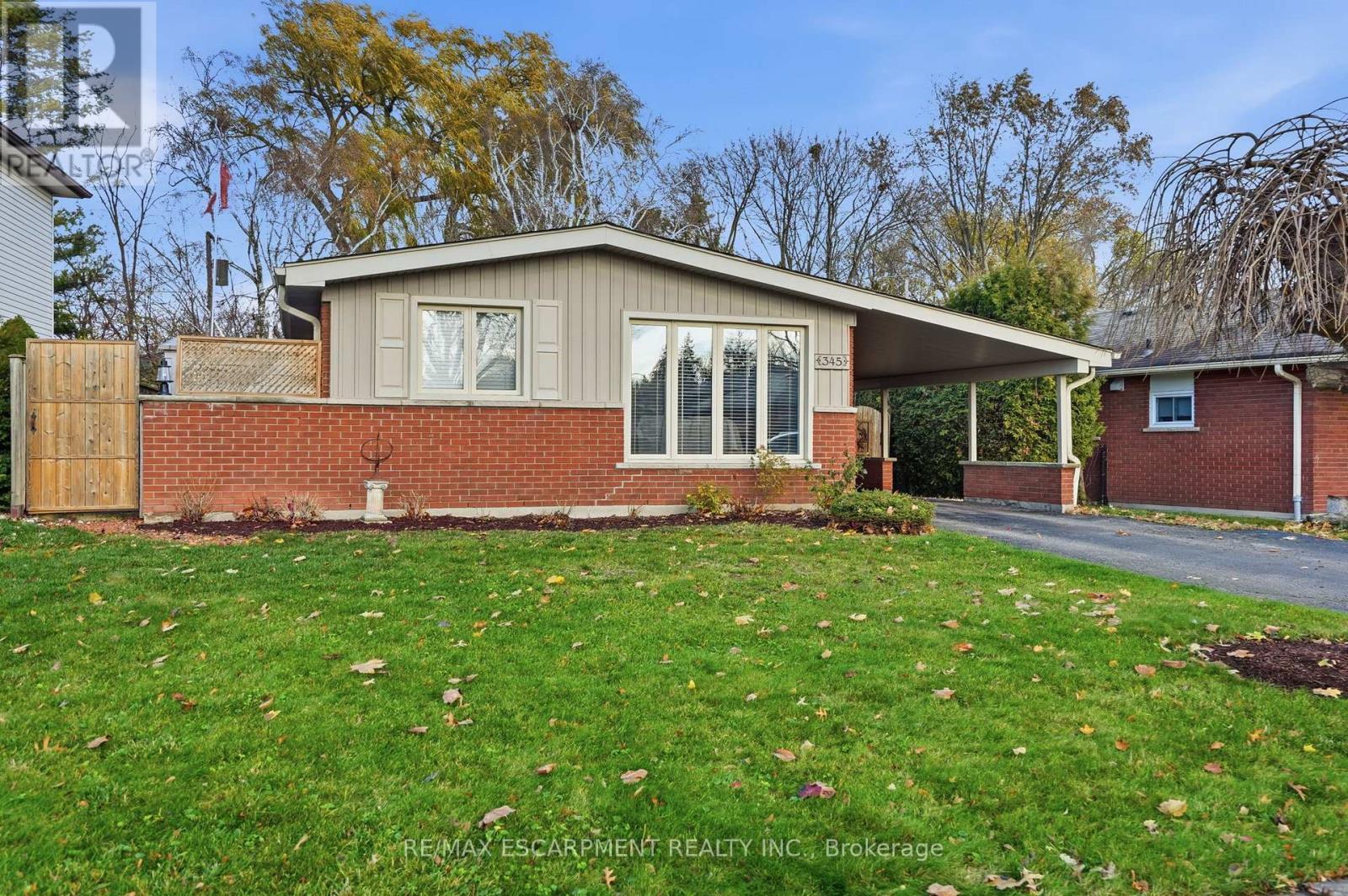 345 Erindale Drive, Burlington, ON - Outdoor