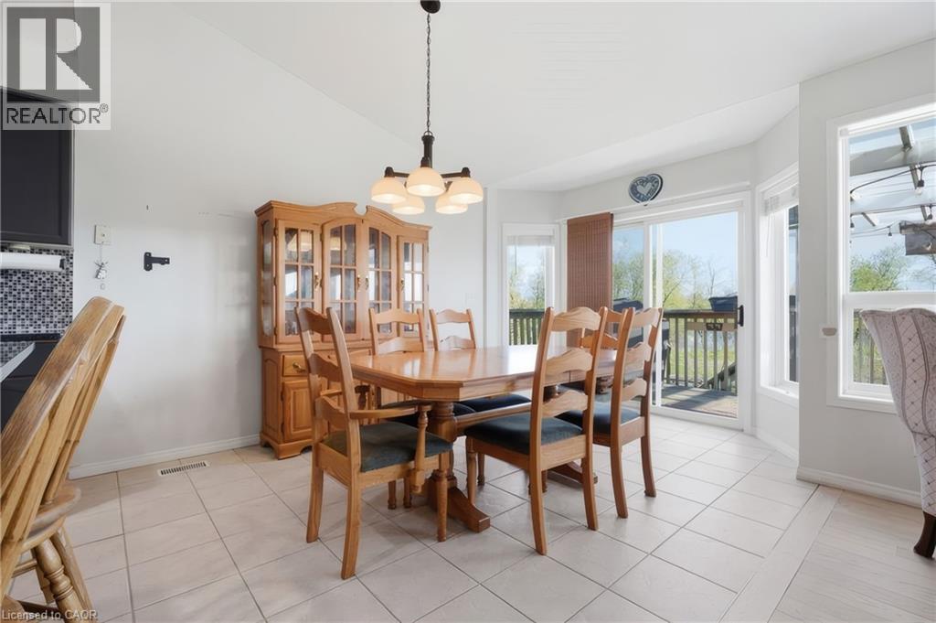 195 Green Vista Drive, Cambridge, ON - Indoor Photo Showing Dining Room