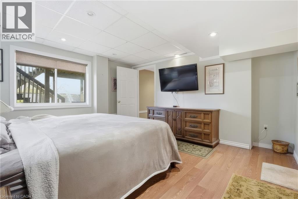 195 Green Vista Drive, Cambridge, ON - Indoor Photo Showing Bedroom