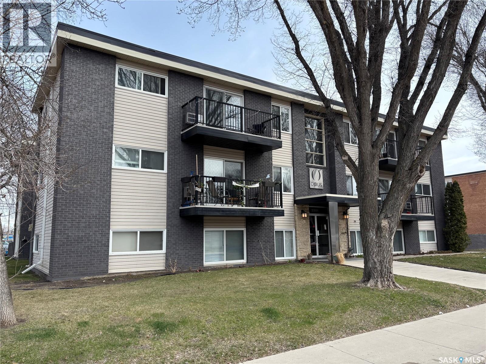2 2301 7Th Street E, Saskatoon, SK - Outdoor