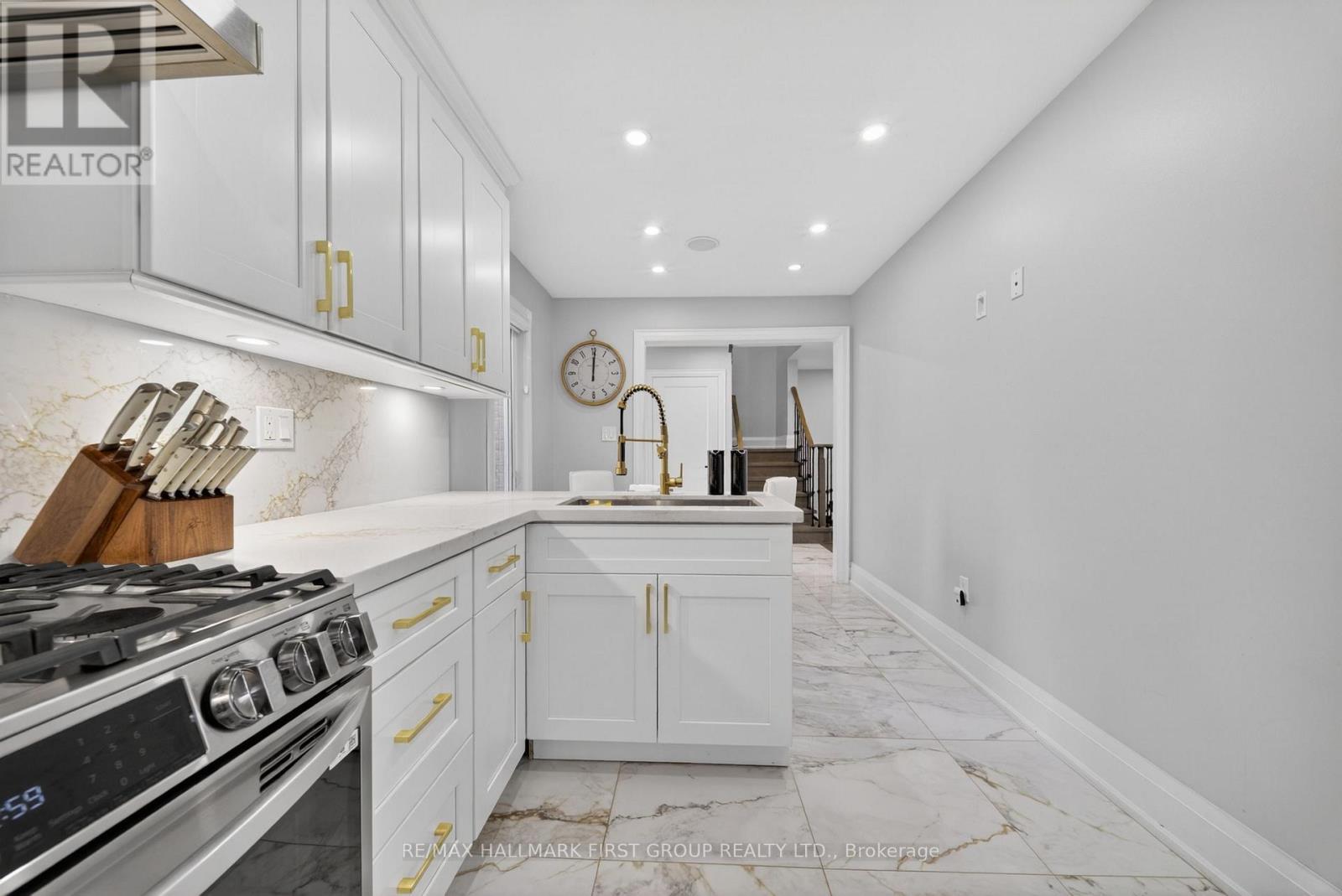 166 Wright Crescent, Ajax, ON - Indoor Photo Showing Kitchen