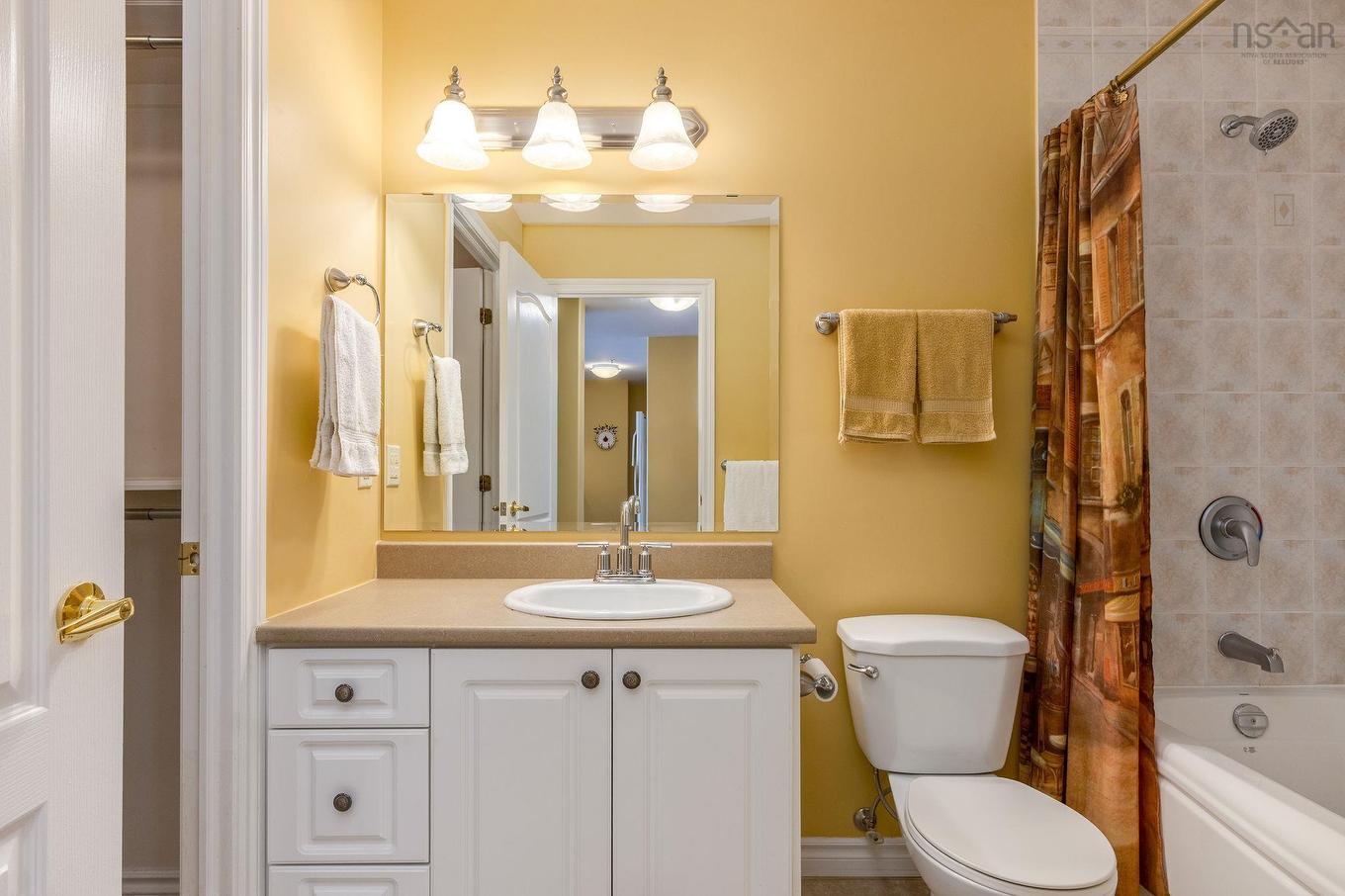 110 78 Regency Park Drive, Halifax, NS