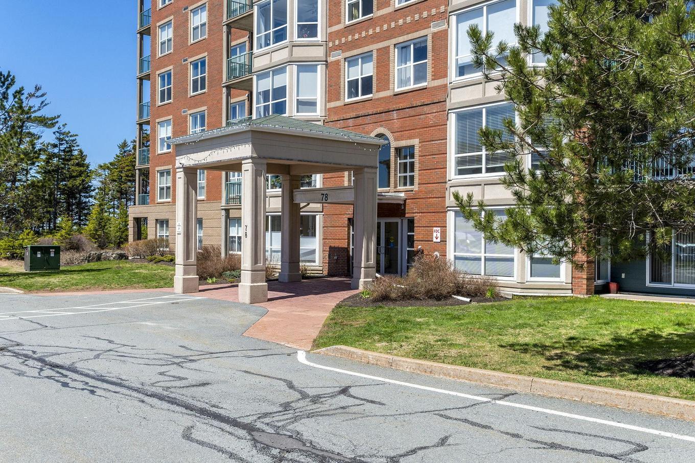 110 78 Regency Park Drive, Halifax, NS
