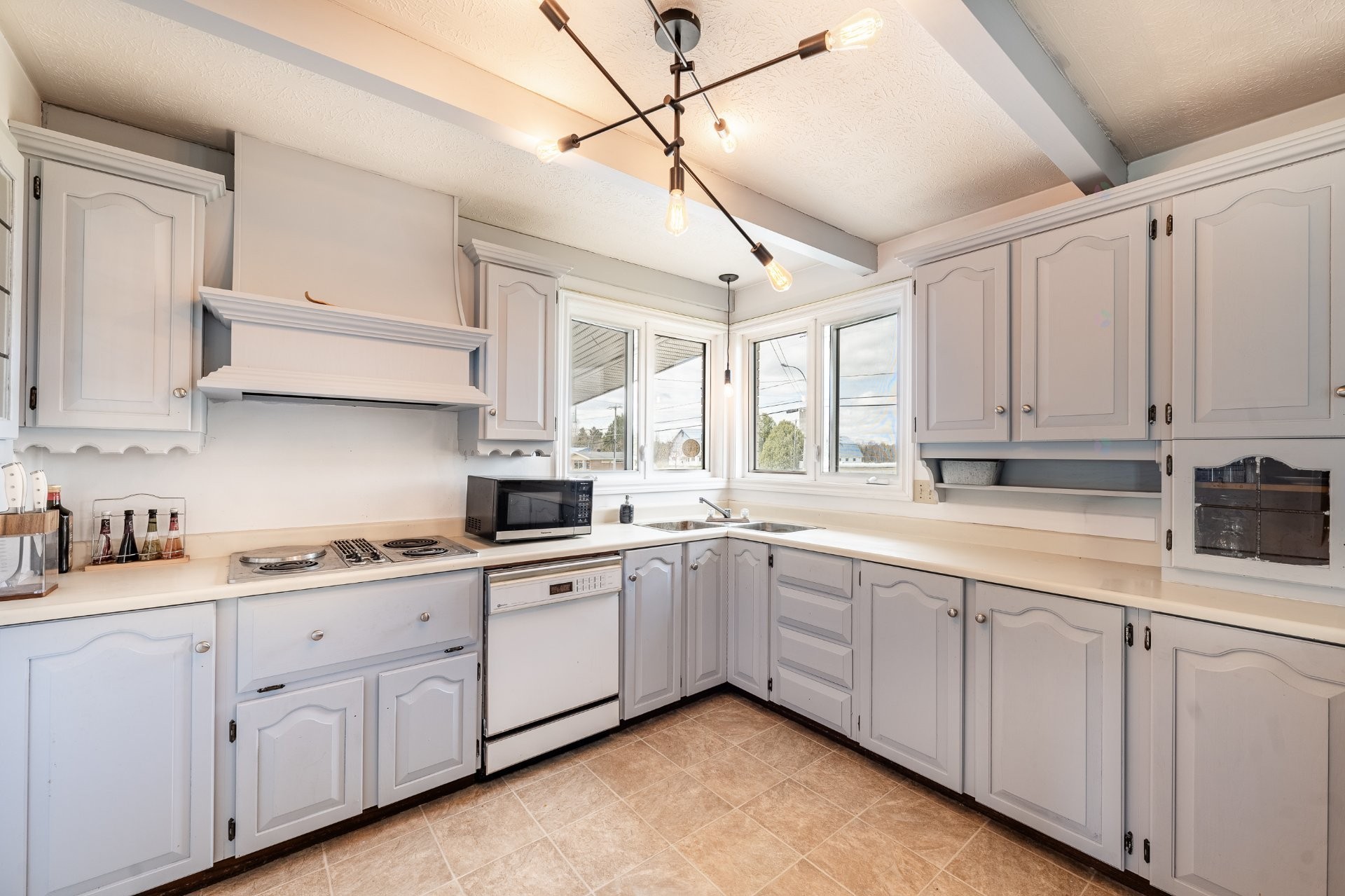 Kitchen - 541 1Er Rang E., Sainte-Christine, QC - Indoor Photo Showing Kitchen With Double Sink