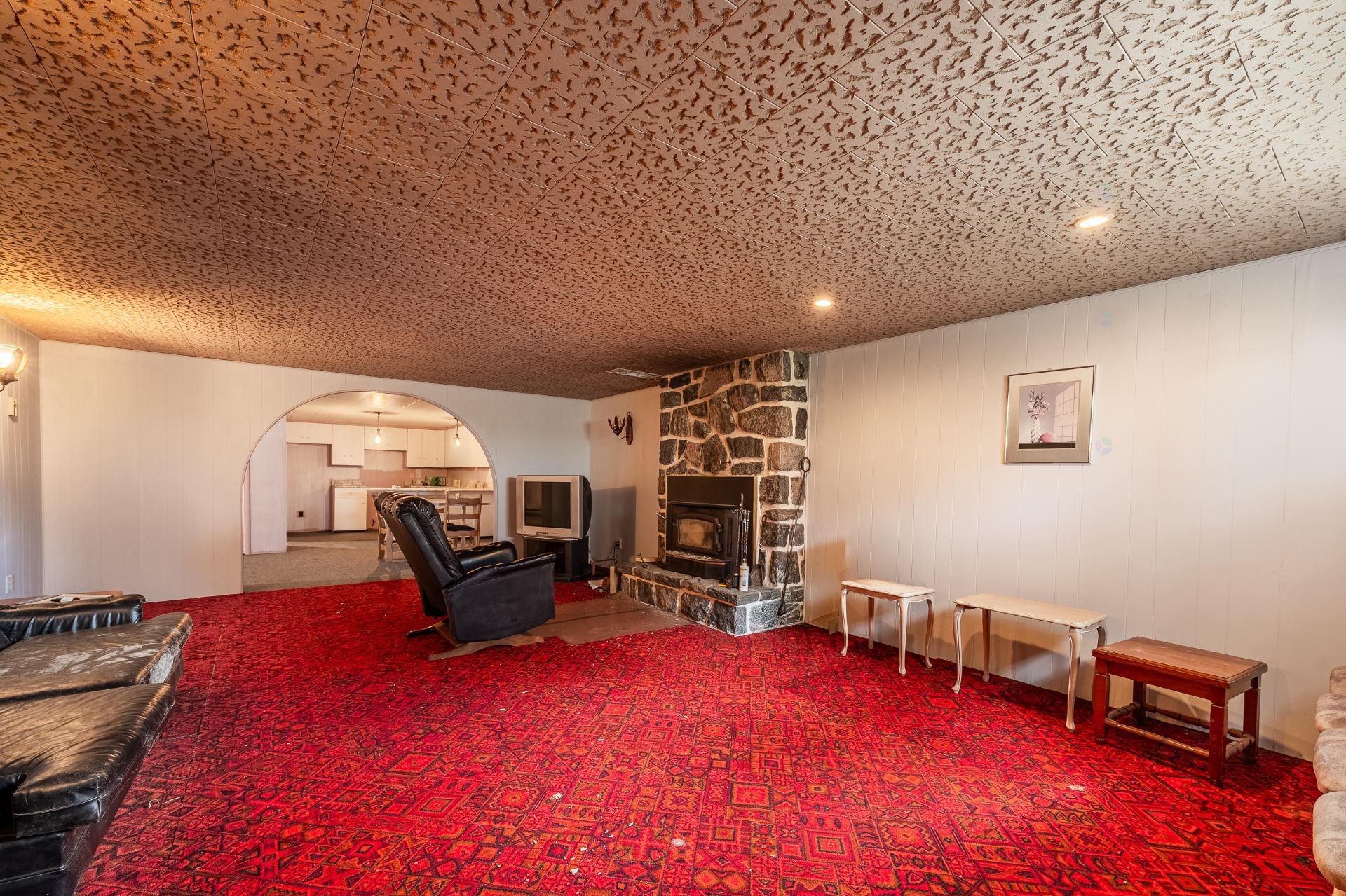Family Room - 541 1Er Rang E., Sainte-Christine, QC - Indoor With Fireplace