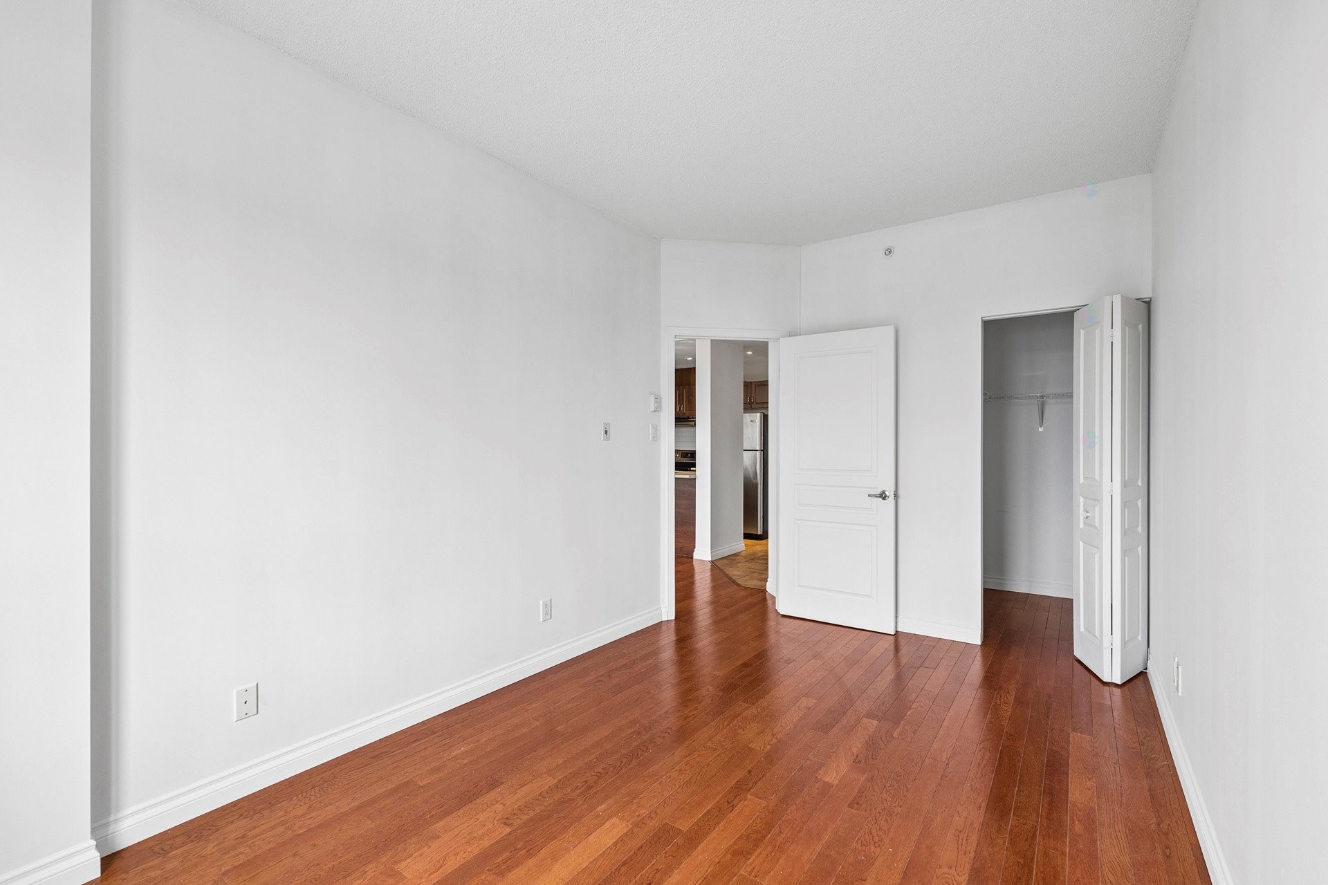 Chambre à coucher - 406-1500 Rue St-Louis, Montréal (Saint-Laurent), QC - Indoor Photo Showing Other Room