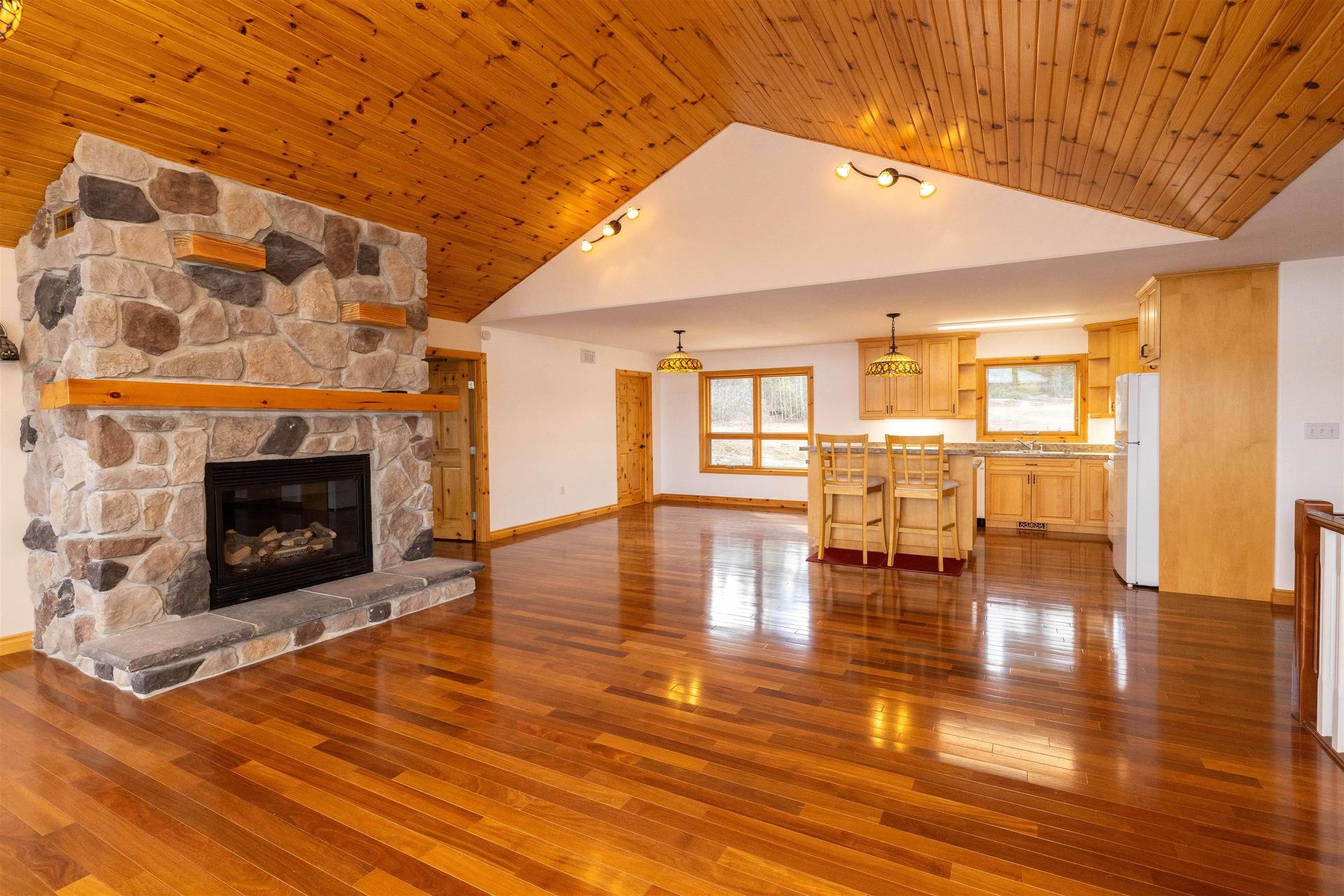 477 Highway 586, Thunder Bay, ON - Indoor Photo Showing Living Room With Fireplace