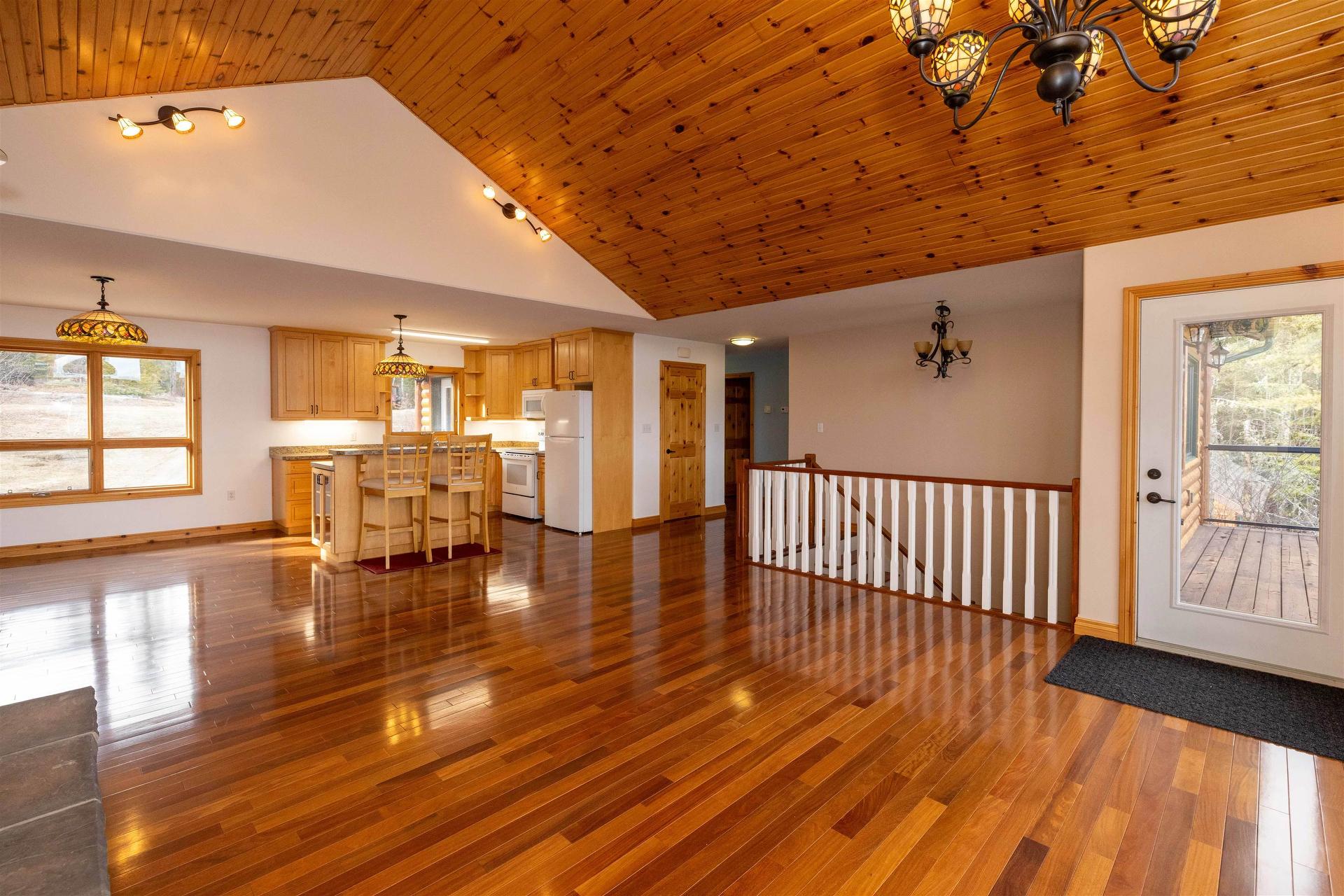 477 Highway 586, Thunder Bay, ON - Indoor