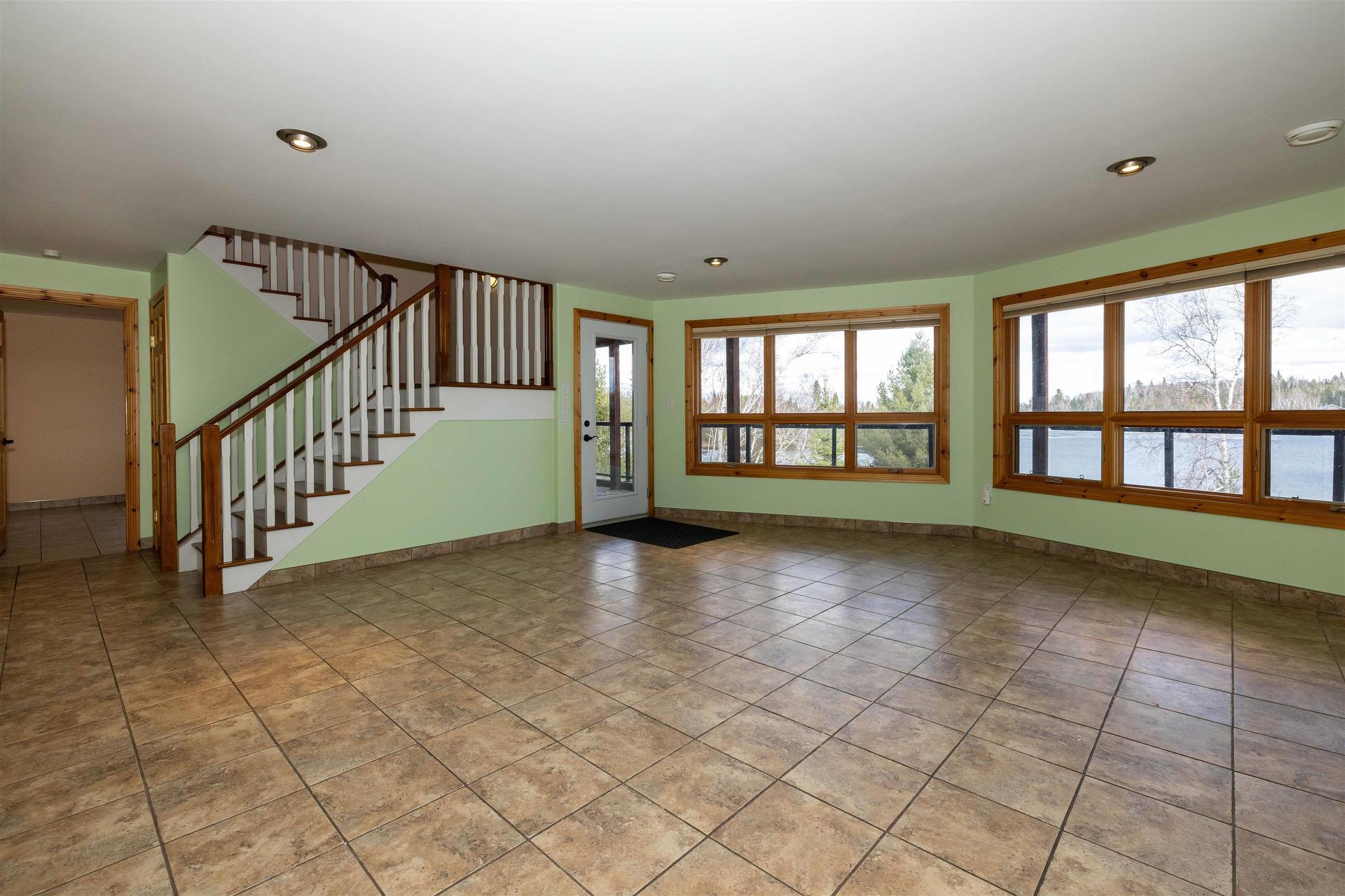 477 Highway 586, Thunder Bay, ON - Indoor Photo Showing Other Room
