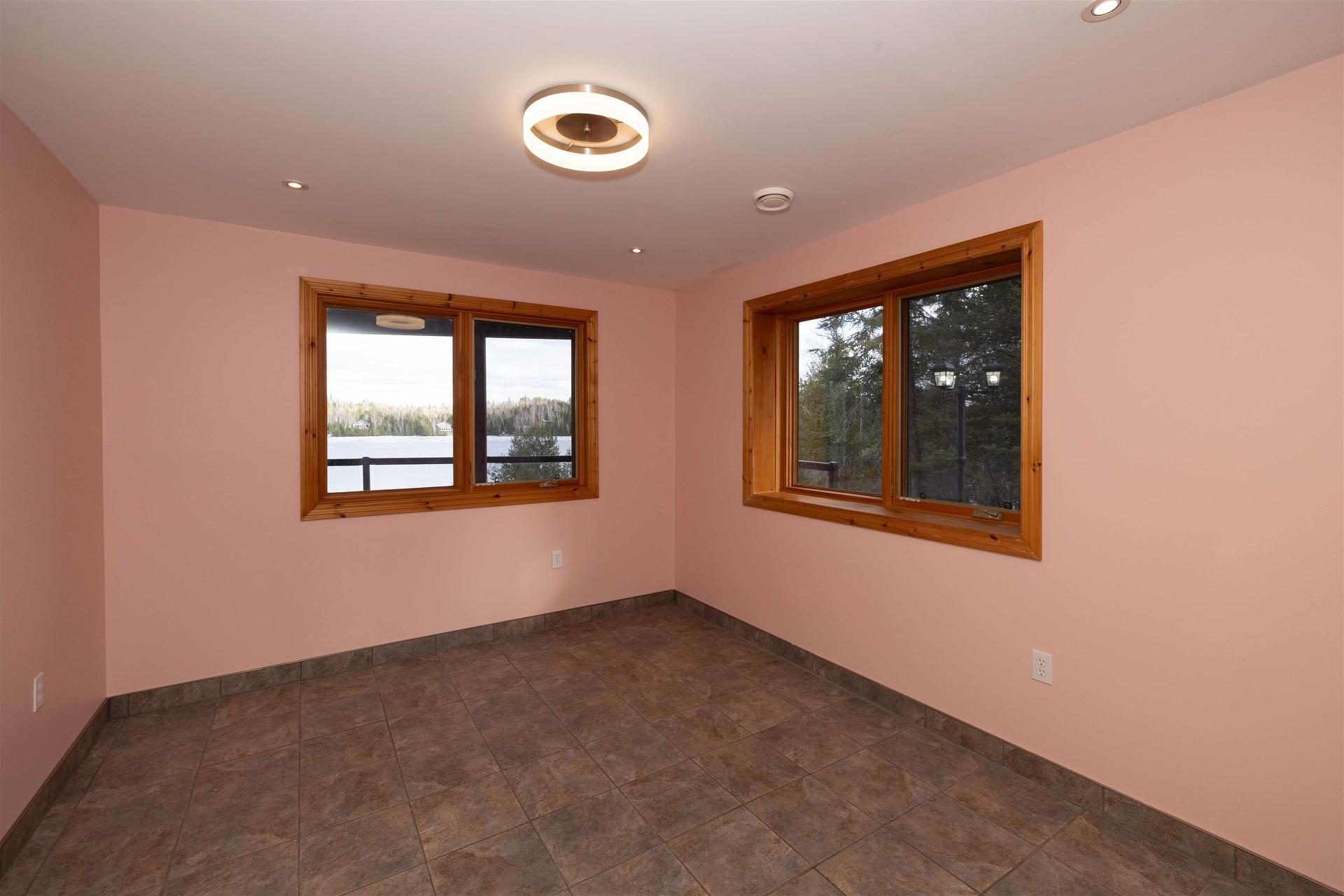 477 Highway 586, Thunder Bay, ON - Indoor Photo Showing Other Room