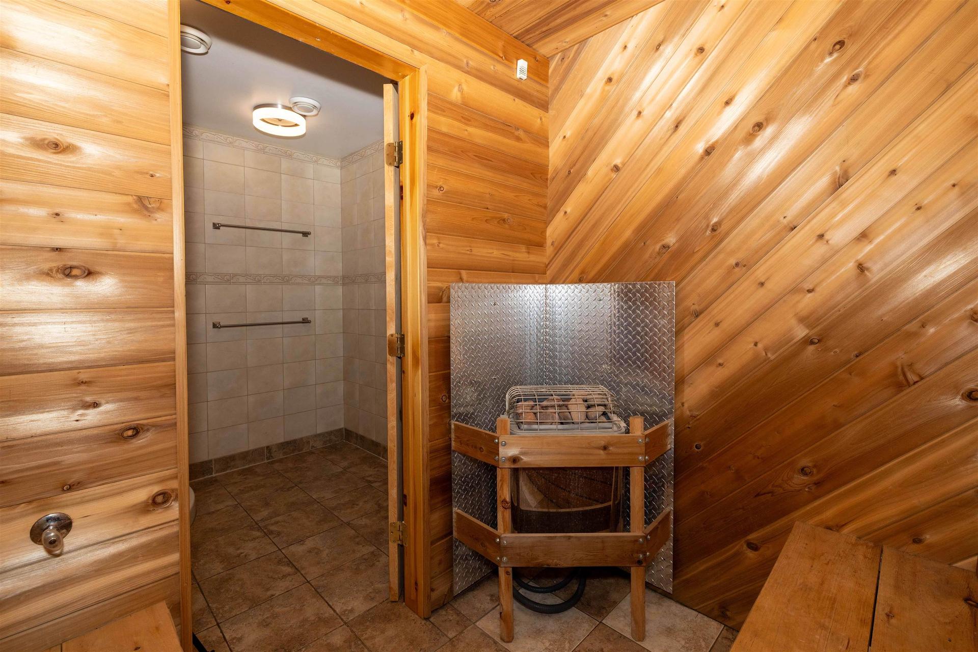 477 Highway 586, Thunder Bay, ON - Indoor
