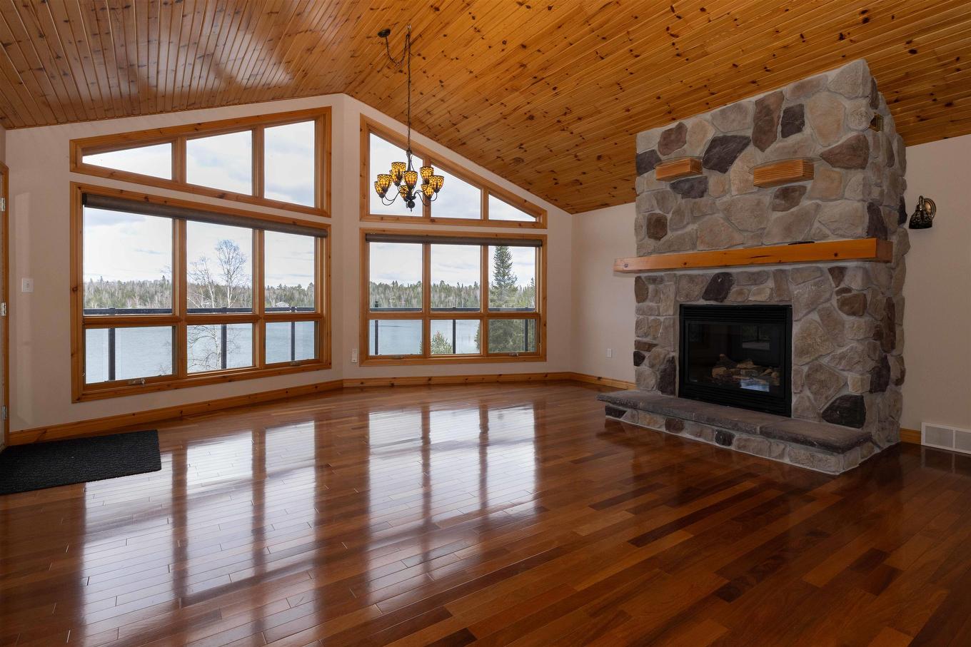 477 Highway 586, Thunder Bay, ON - Indoor Photo Showing Living Room With Fireplace