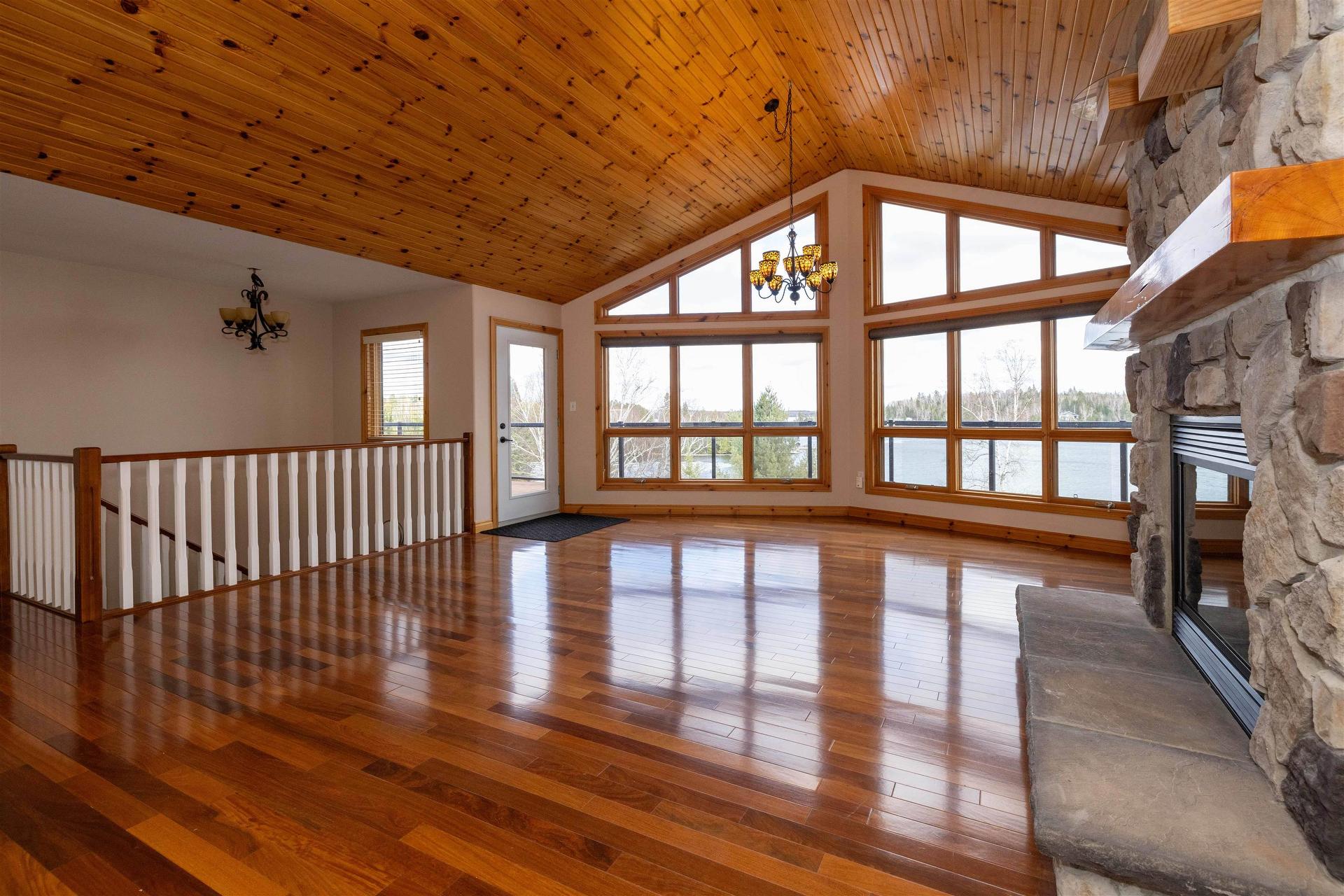 477 Highway 586, Thunder Bay, ON - Indoor Photo Showing Other Room