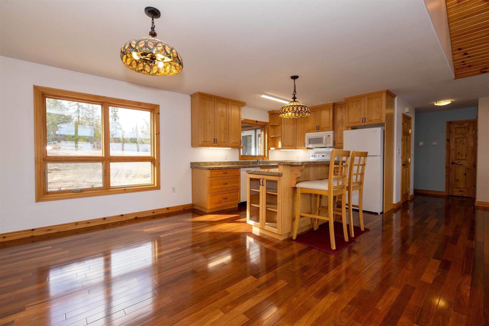 477 Highway 586, Thunder Bay, ON - Indoor Photo Showing Kitchen