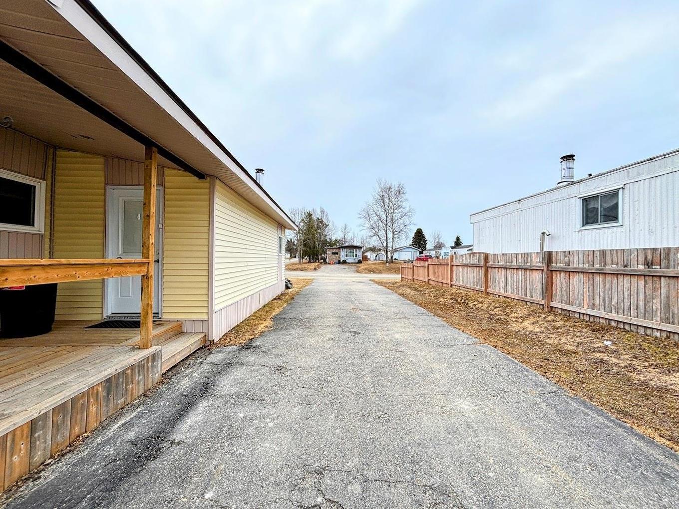 25 Coveney Street, Marathon, ON - Outdoor