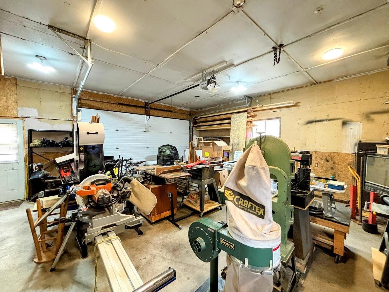 25 Coveney Street, Marathon, ON - Indoor Photo Showing Garage