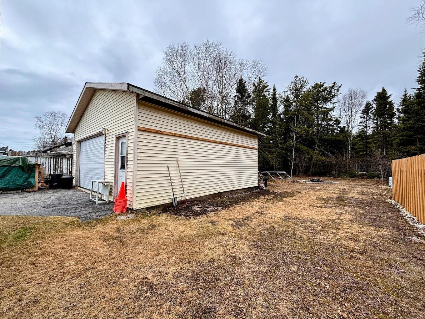 25 Coveney Street, Marathon, ON - Outdoor