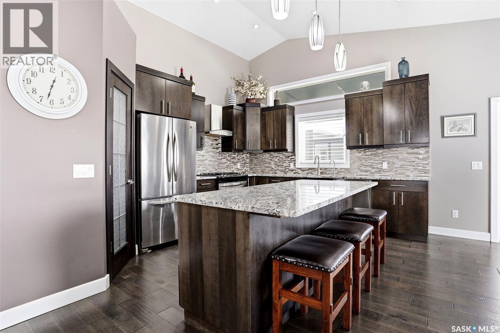 2539 Linner Way, Regina, SK - Indoor Photo Showing Kitchen With Stainless Steel Kitchen With Upgraded Kitchen