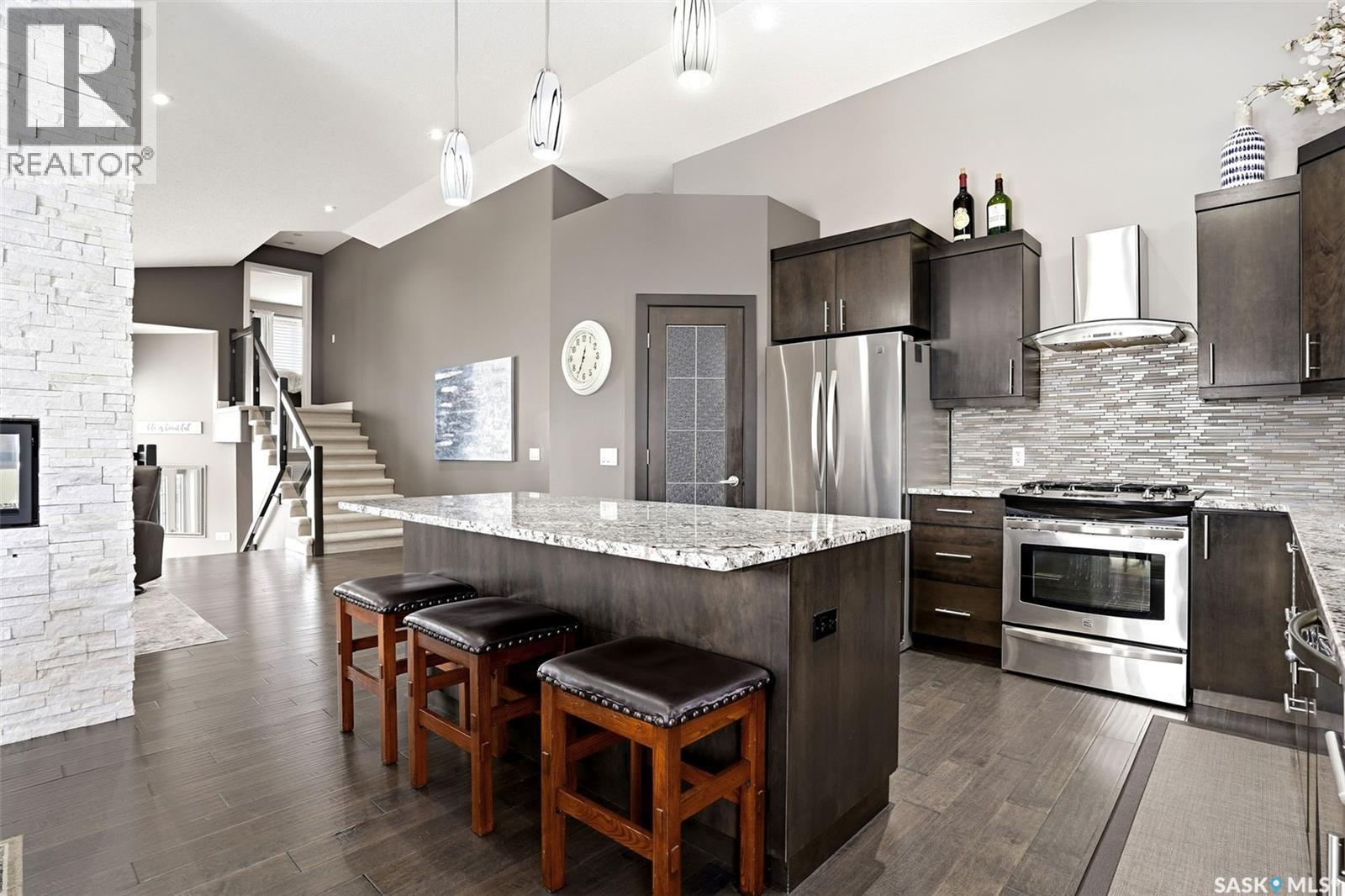 2539 Linner Way, Regina, SK - Indoor Photo Showing Kitchen With Stainless Steel Kitchen With Upgraded Kitchen