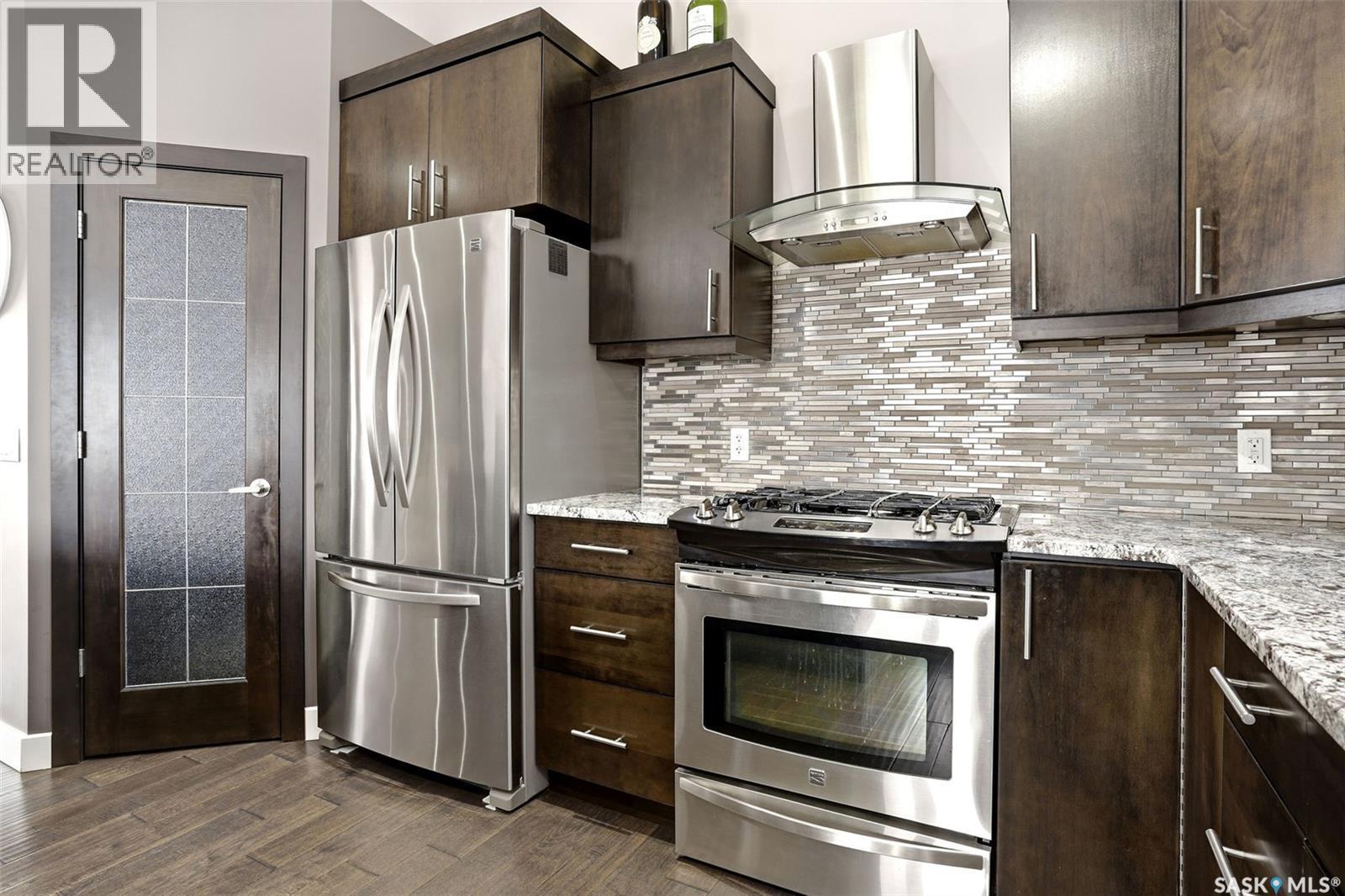2539 Linner Way, Regina, SK - Indoor Photo Showing Kitchen With Stainless Steel Kitchen With Upgraded Kitchen