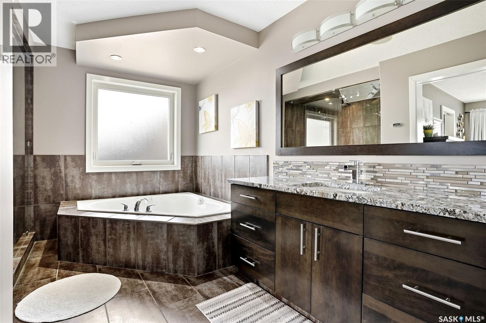 2539 Linner Way, Regina, SK - Indoor Photo Showing Bathroom