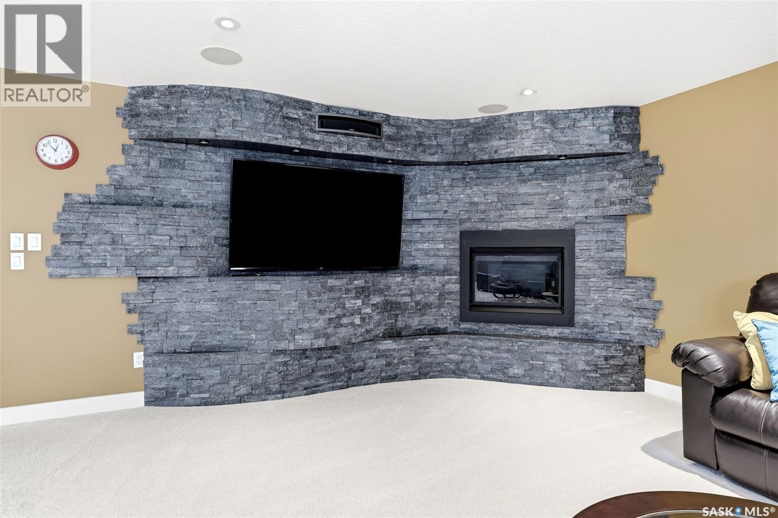 2539 Linner Way, Regina, SK - Indoor Photo Showing Living Room With Fireplace