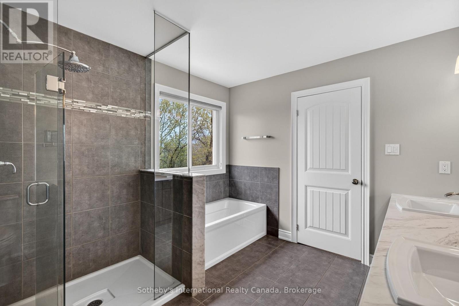 Primary Ensuite - 19 Garbutt Crescent, Collingwood, ON - Indoor Photo Showing Bathroom