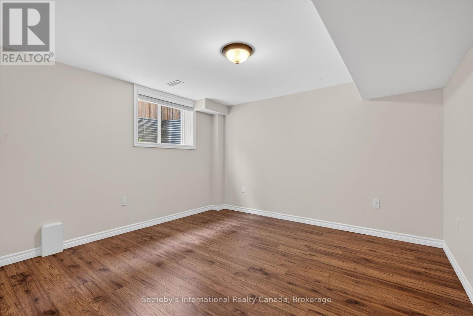 Guest Bedroom 3 - 19 Garbutt Crescent, Collingwood, ON - Indoor Photo Showing Other Room
