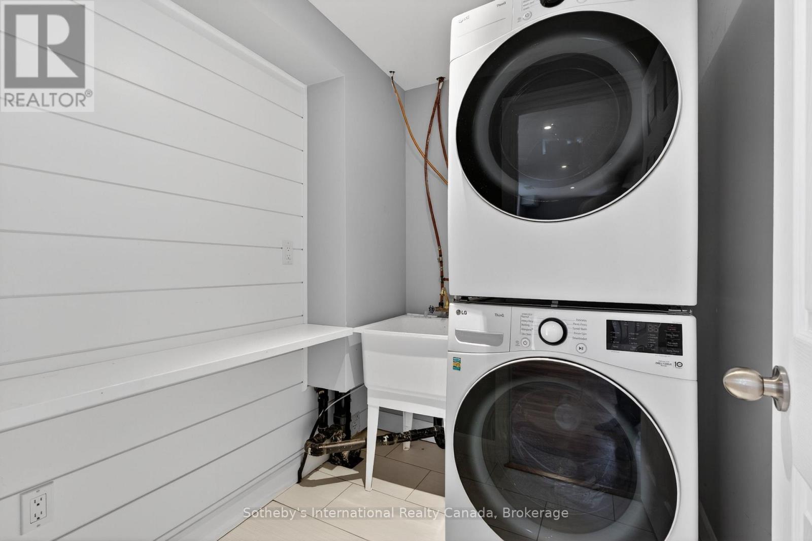 Laundry - 19 Garbutt Crescent, Collingwood, ON - Indoor Photo Showing Laundry Room