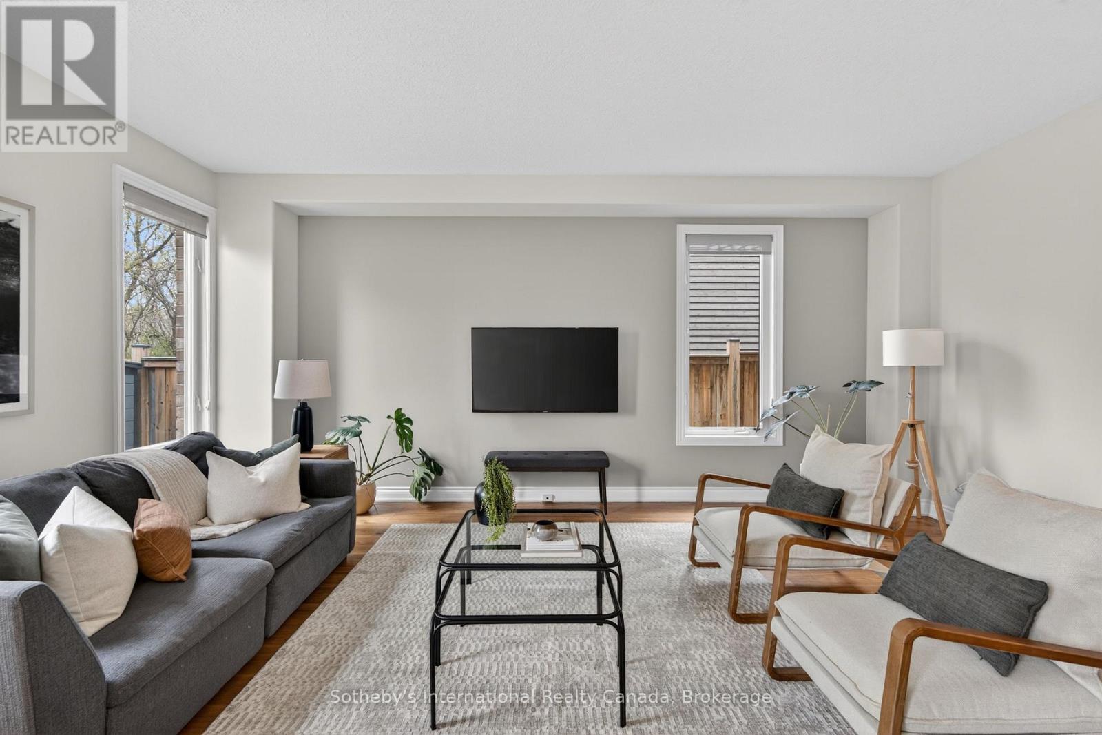Living Room - 19 Garbutt Crescent, Collingwood, ON - Indoor Photo Showing Living Room