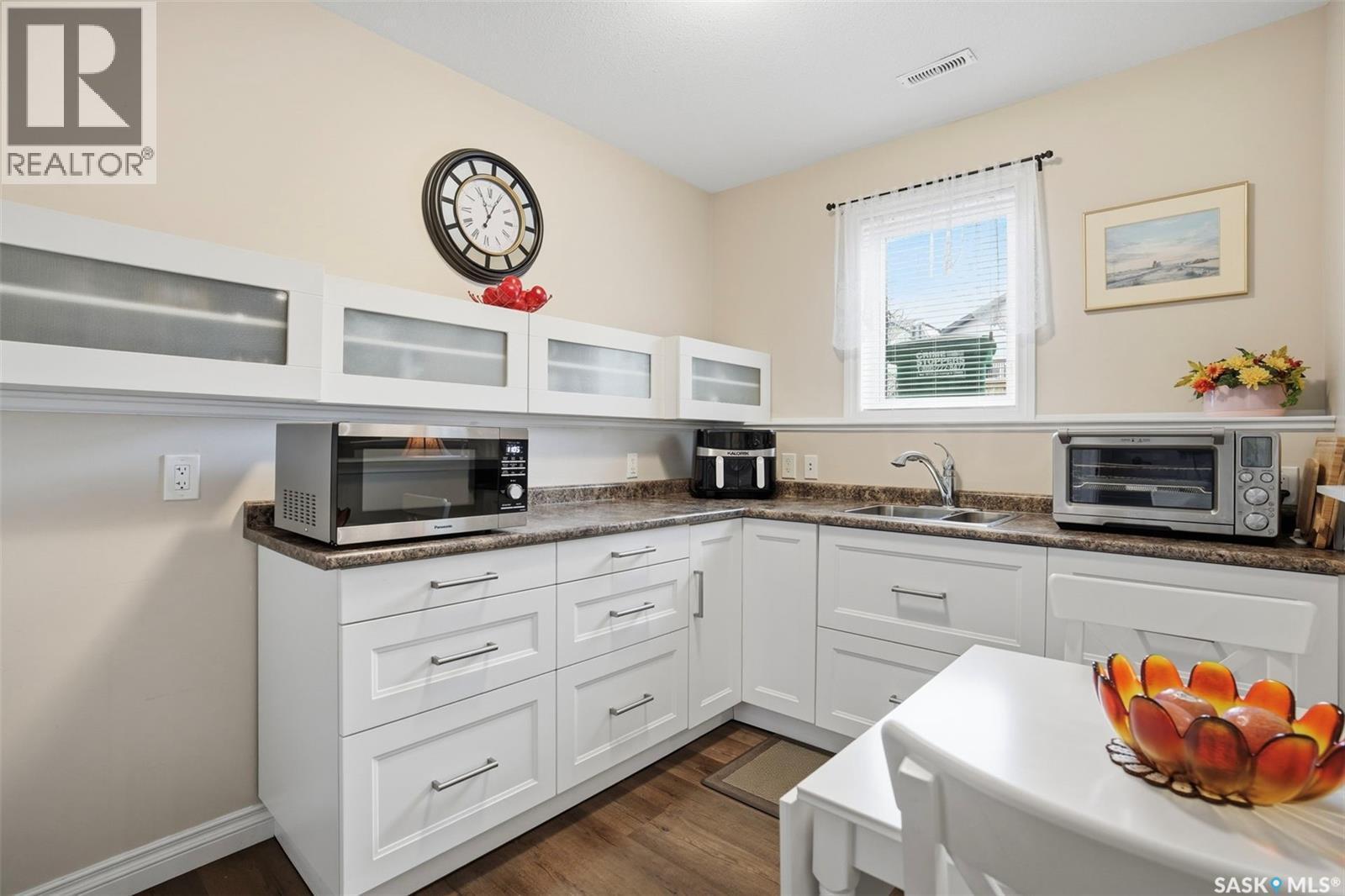 139 Pulles Crescent, Saskatoon, SK - Indoor Photo Showing Kitchen