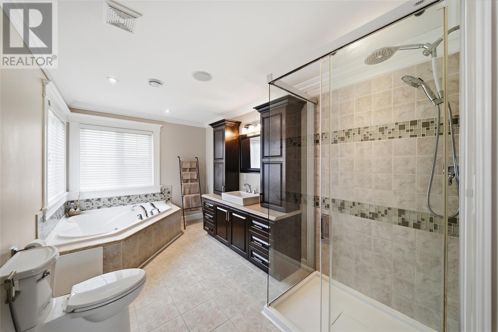 24 Pluto Street, St. John'S, NL - Indoor Photo Showing Bathroom
