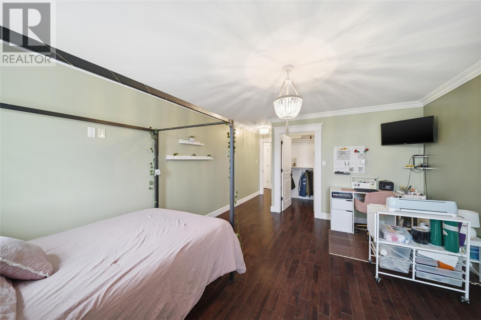 24 Pluto Street, St. John'S, NL - Indoor Photo Showing Bedroom
