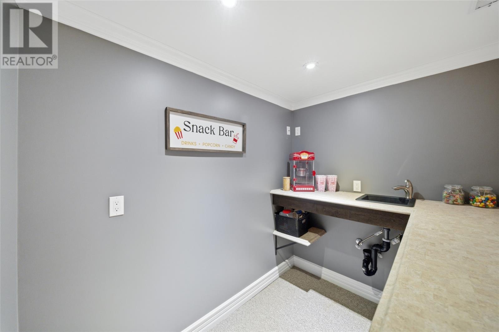 24 Pluto Street, St. John'S, NL - Indoor Photo Showing Other Room