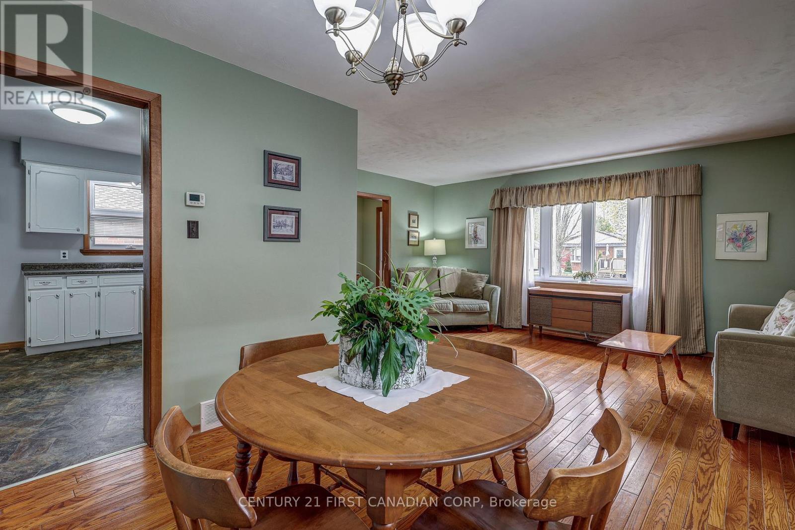 12 Rosemount Crescent, St. Thomas, ON - Indoor Photo Showing Dining Room