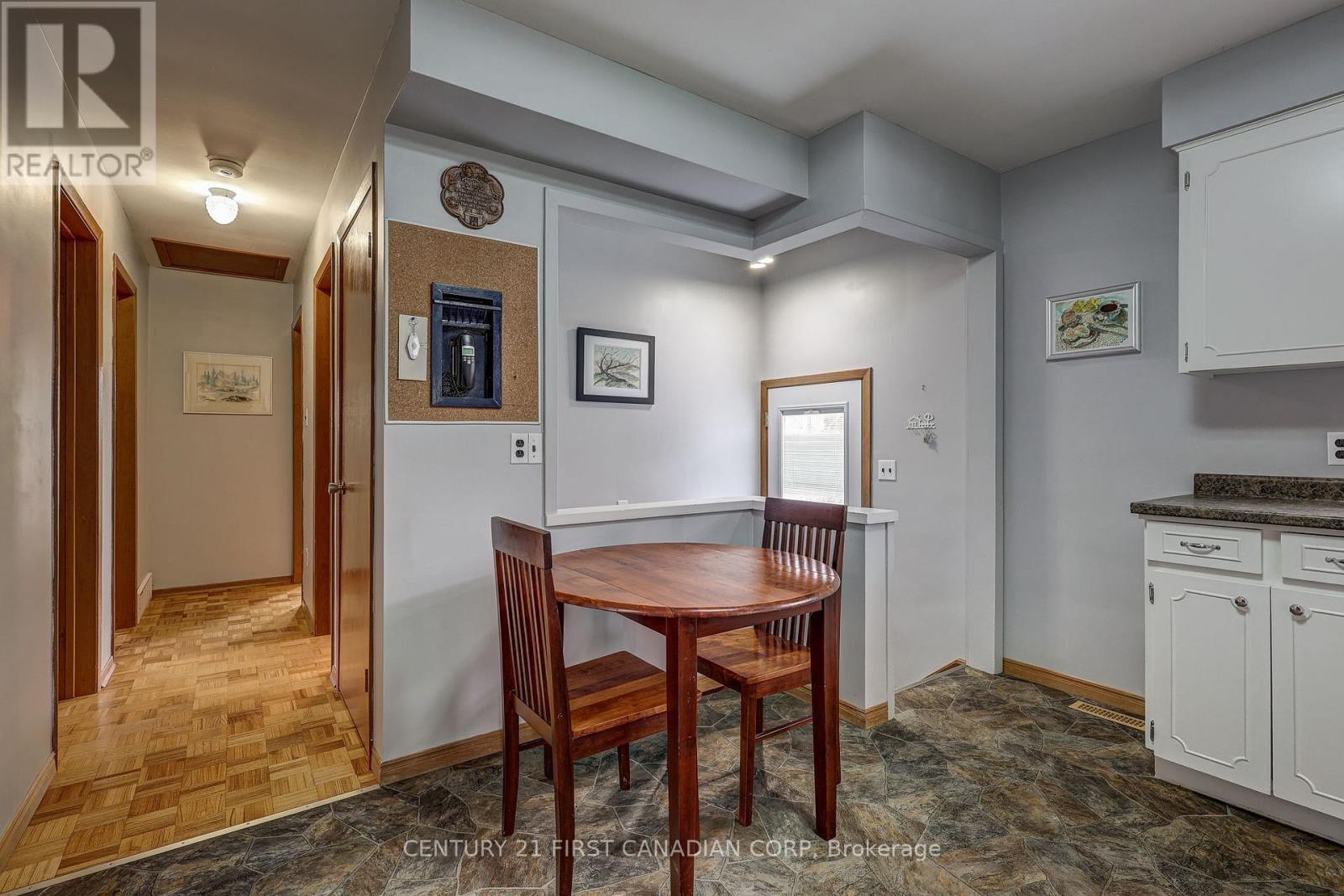 12 Rosemount Crescent, St. Thomas, ON - Indoor Photo Showing Dining Room