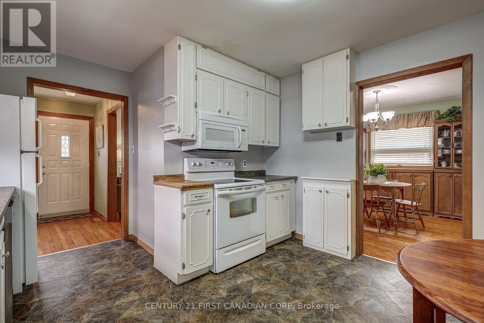 12 Rosemount Crescent, St. Thomas, ON - Indoor Photo Showing Kitchen