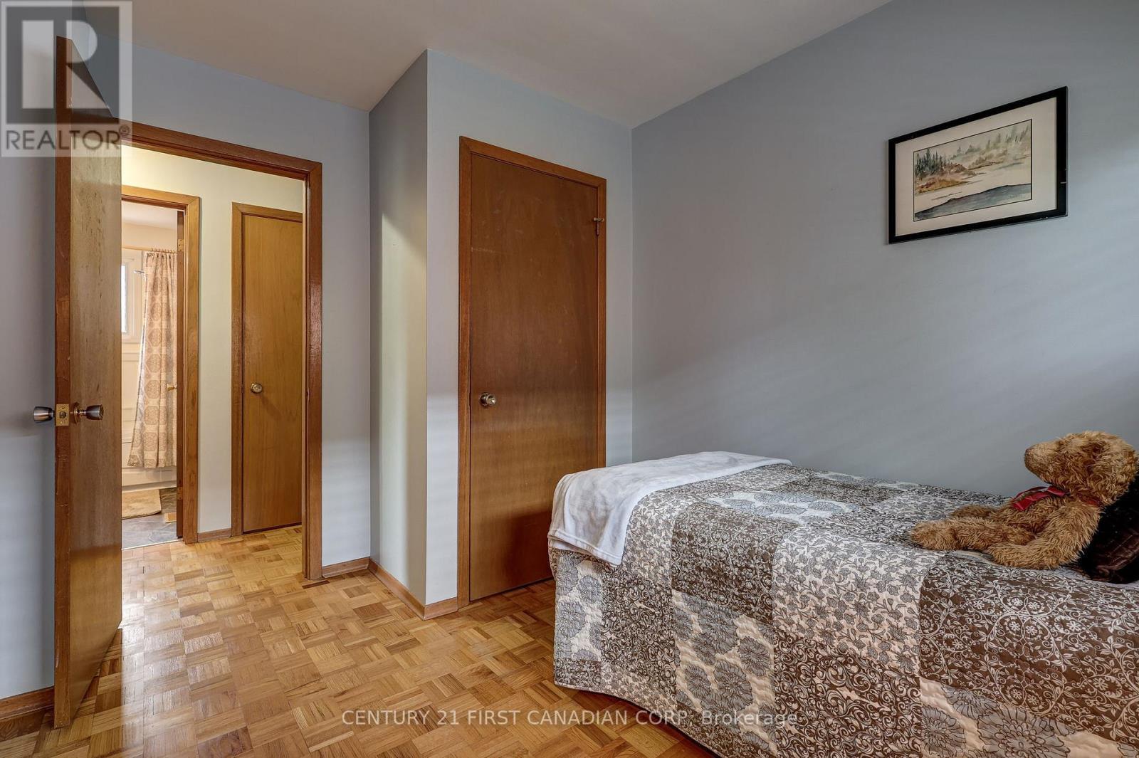 12 Rosemount Crescent, St. Thomas, ON - Indoor Photo Showing Bedroom