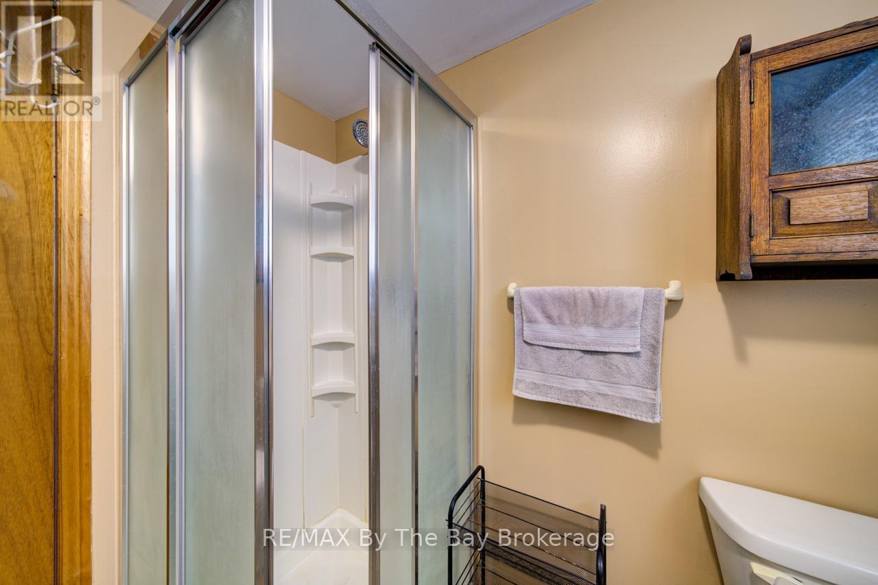 229 Datas Drive E, Clearview (Stayner), ON - Indoor Photo Showing Bathroom