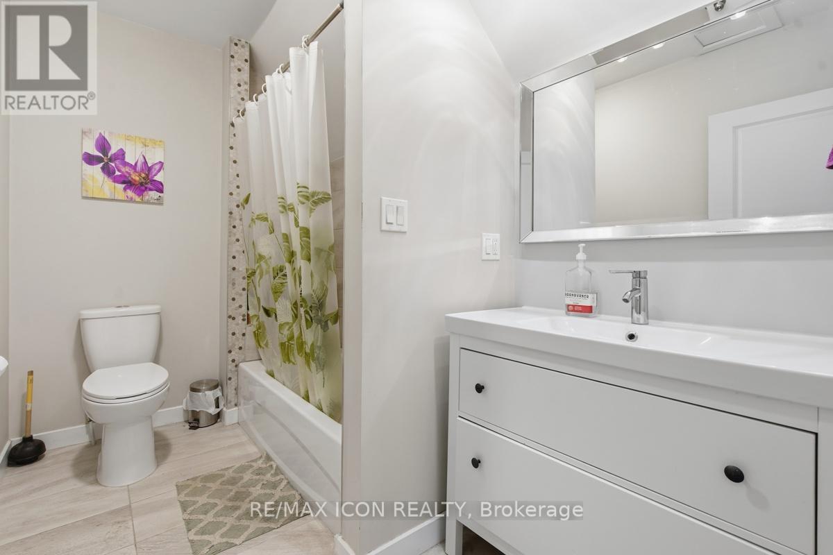 67 Elysian Street, St. Thomas, ON - Indoor Photo Showing Bathroom
