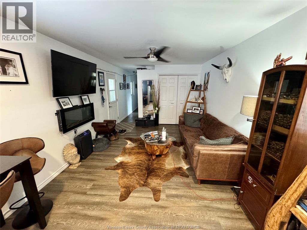 160 Michael, Lakeshore, ON - Indoor Photo Showing Other Room