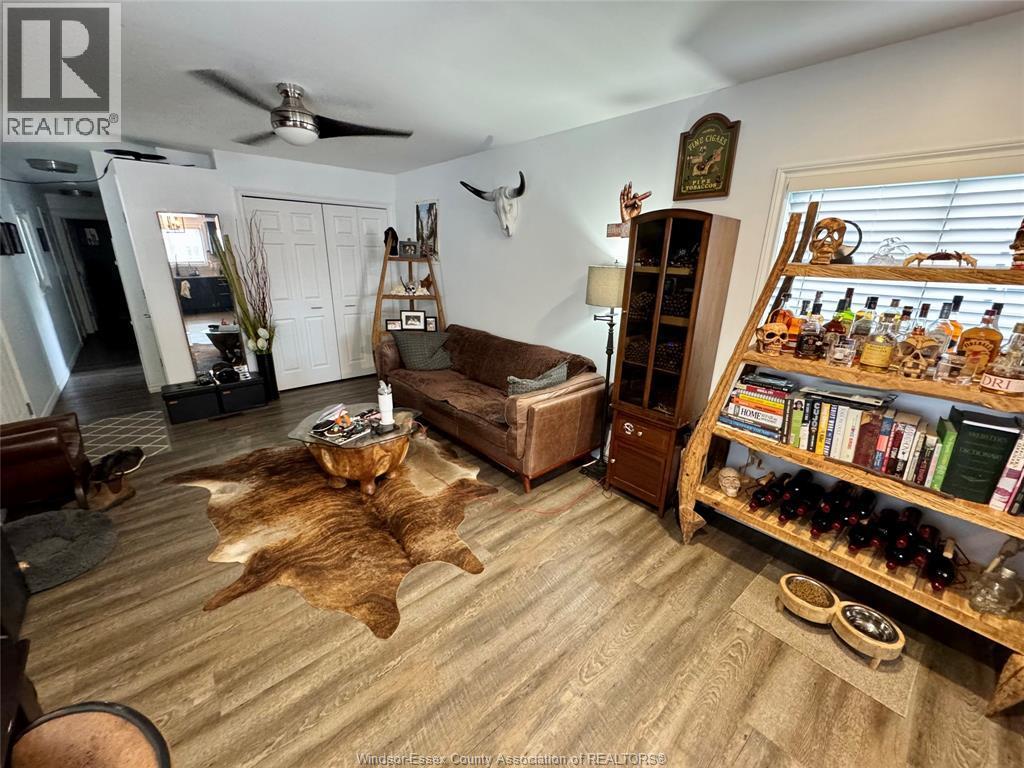 160 Michael, Lakeshore, ON - Indoor