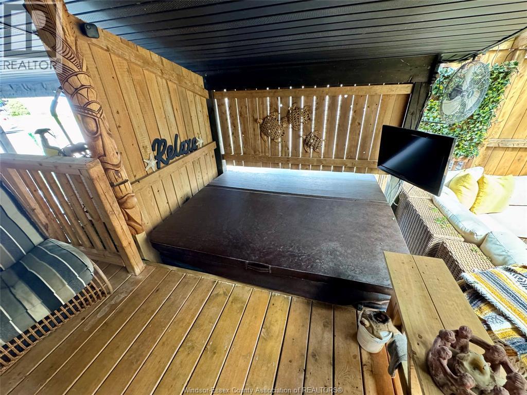 160 Michael, Lakeshore, ON - Photo Showing Other Room