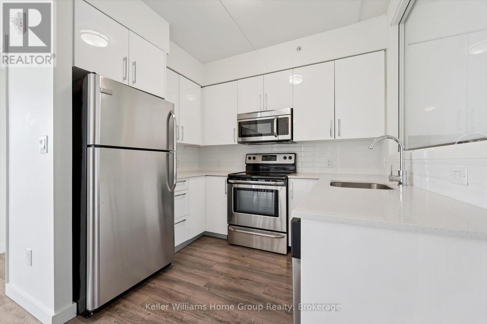 406 - 1219 Gordon Street, Guelph (Kortright West), ON - Indoor Photo Showing Kitchen With Stainless Steel Kitchen