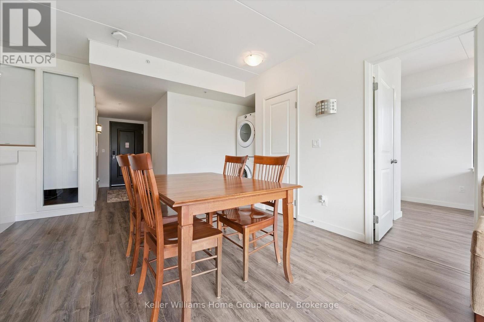 406 - 1219 Gordon Street, Guelph (Kortright West), ON - Indoor Photo Showing Dining Room