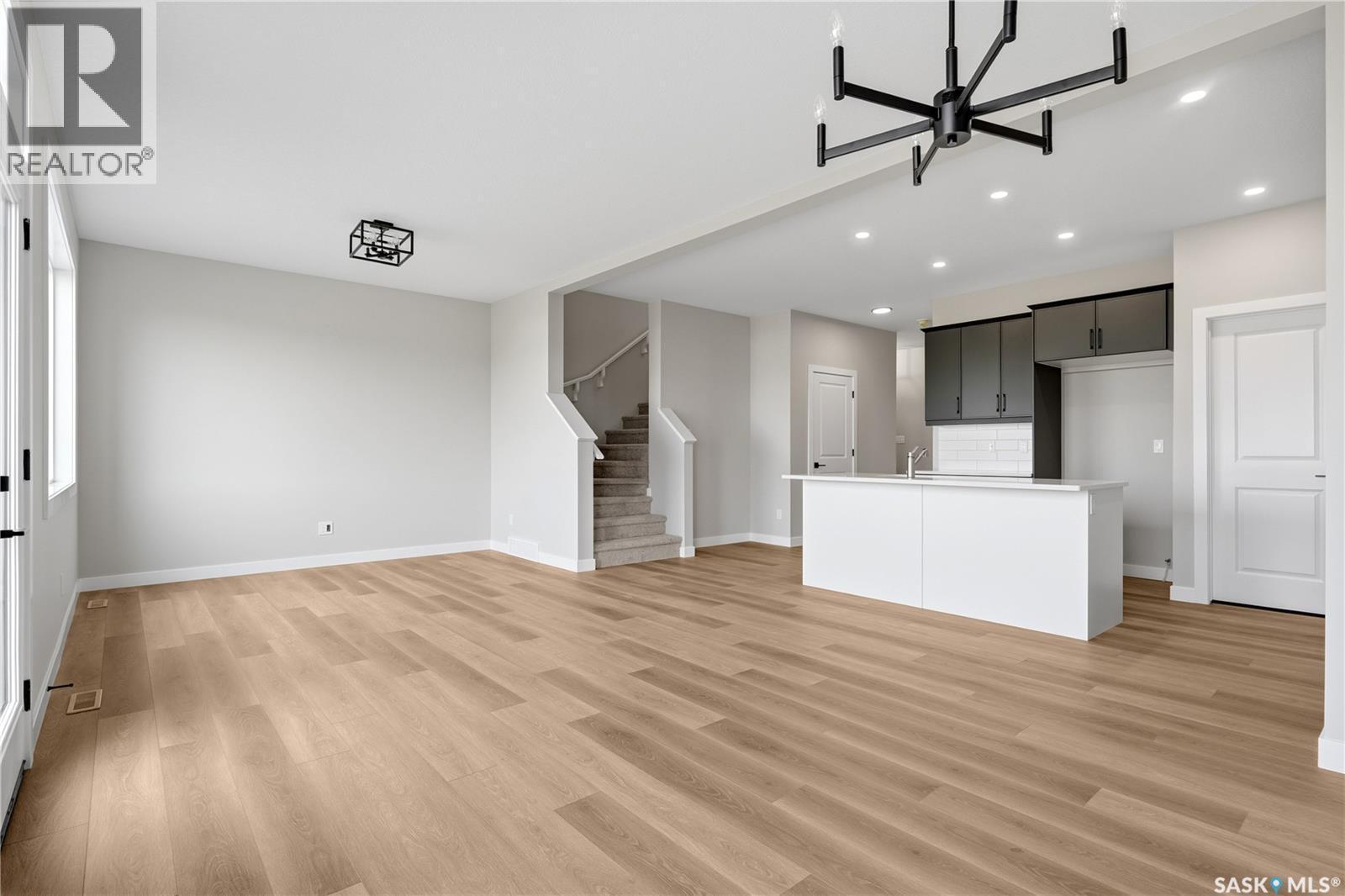 3172 Favel Drive, Regina, SK - Indoor Photo Showing Kitchen